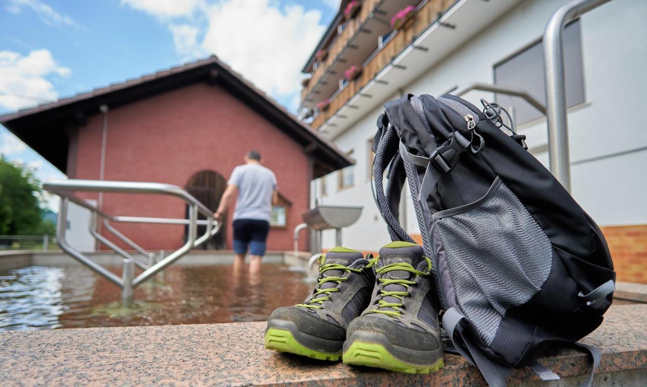 Landgasthof 'Zur Quelle' Wächtersbach Exterior foto